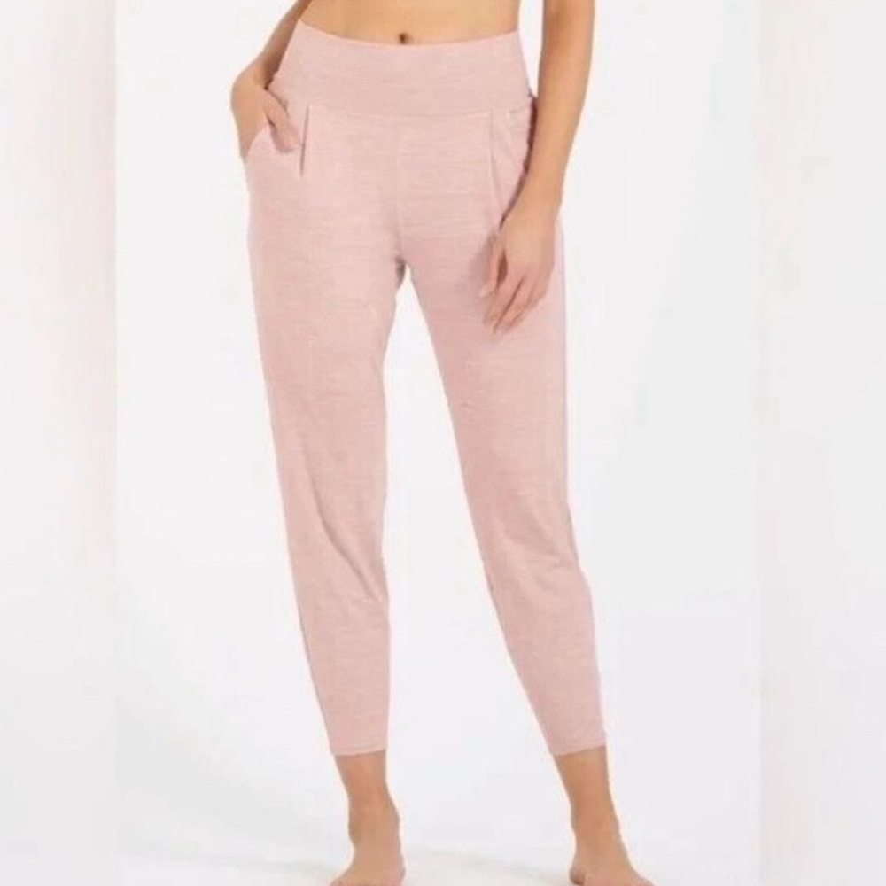 Vuori Pink High-Rise Jogger Pants
